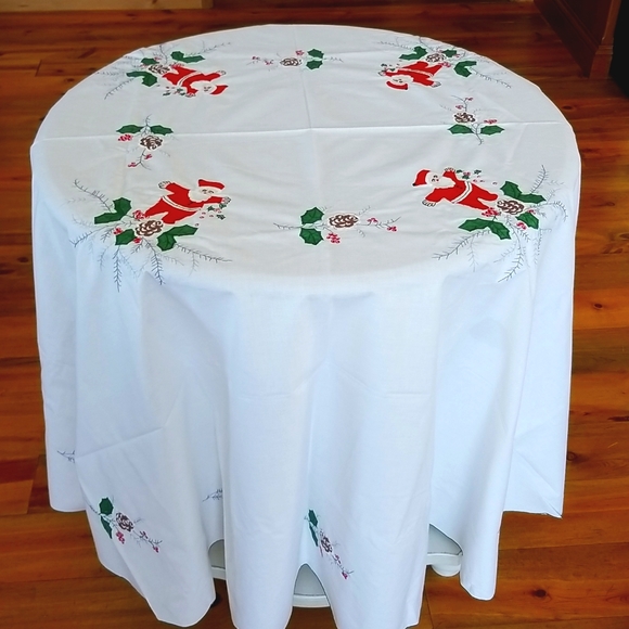 Vtg Christmas Tablecloth & Napkins Set - Picture 7 of 10